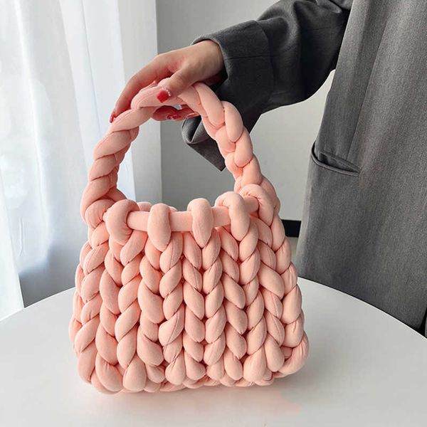 soft handwoven handbag for women 2023 winter fashion solid color handle bag cute lady casual woolen yarn crochet bags 230512
soft handwoven handbag for women 2023 winter fashion solid color handle bag cute lady casual woolen yarn crochet bags 230512