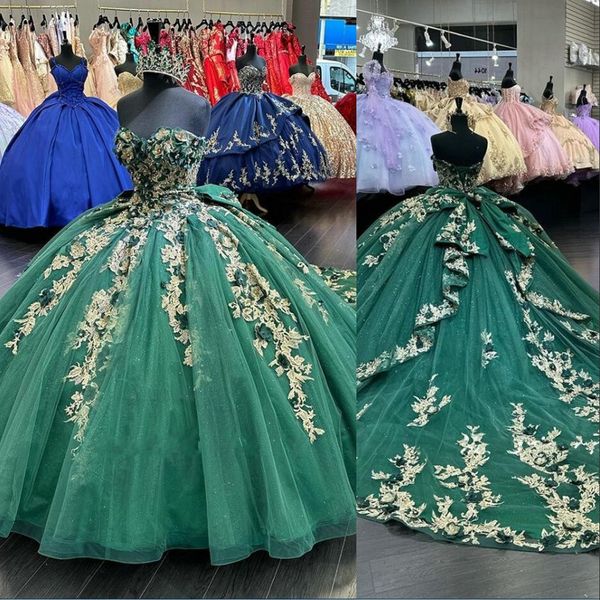 2023 quinceanera dresses emerald green gold lace appliqued strapless sweetheart ball gowns hand made flowers crystal beads bow pageant sweet, Blue;red
2023 quinceanera dresses emerald green gold lace appliqued strapless sweetheart ball gowns hand made flowers crystal beads bow pageant sweet, Blue;red