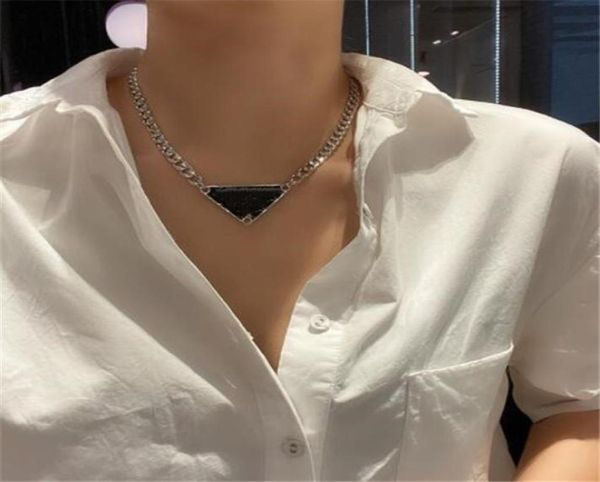 luxury designer necklace chain fashion jewelry triangle pendant design party silver hip hop punk womens mens necklaces chokers jew9985347
luxury designer necklace chain fashion jewelry triangle pendant design party silver hip hop punk womens mens necklaces chokers jew9985347