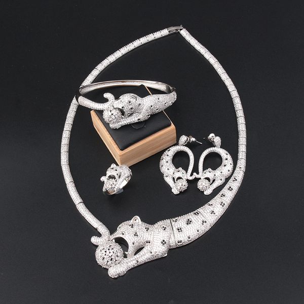 gold chain diamond choker pendants necklaces for women men luxury thick designer jewelry fashion party christmas wedding gifts birthday banq, Golden;silver
gold chain diamond choker pendants necklaces for women men luxury thick designer jewelry fashion party christmas wedding gifts birthday banq, Golden;silver