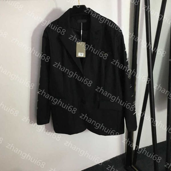 23ss womens jacket womens designer clothing back logo letter print single breasted lapel long sleeve suit jacket women clothes a1, Black;brown
23ss womens jacket womens designer clothing back logo letter print single breasted lapel long sleeve suit jacket women clothes a1, Black;brown