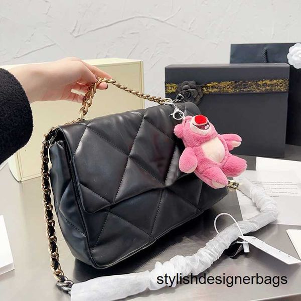 shoulder bags fashion women 19 handbag classical designer 19bag leather flap bag designer shoulder bags big space 30cm with box
shoulder bags fashion women 19 handbag classical designer 19bag leather flap bag designer shoulder bags big space 30cm with box
