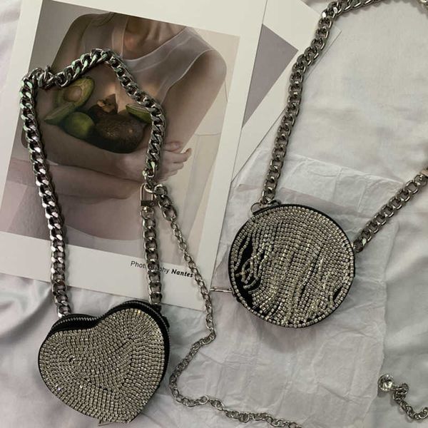 evening bags luxury designer diamond tassel love pattern chain chest womens 2023 new fashion trend protable messenger bag 230427
evening bags luxury designer diamond tassel love pattern chain chest womens 2023 new fashion trend protable messenger bag 230427