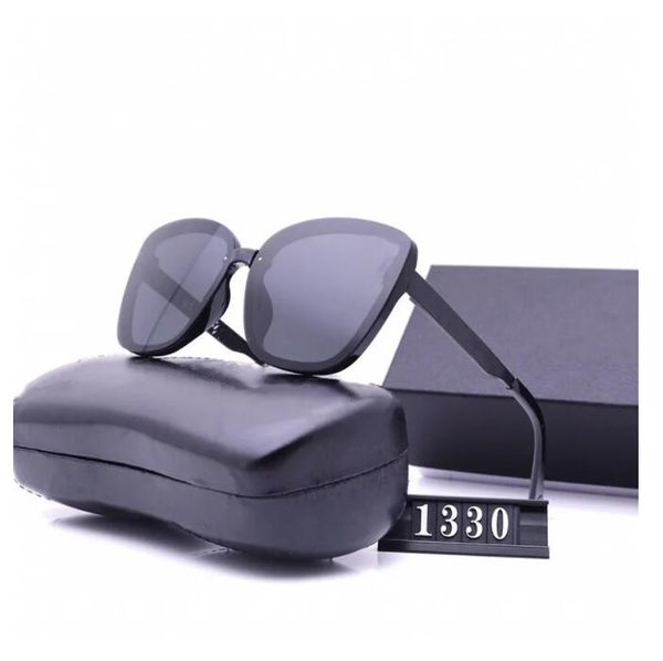 luxury sunglasses women eyeglasses outdoor shades pc frame fashion classic lady sun glasses mirrors for womens with box, White;black
luxury sunglasses women eyeglasses outdoor shades pc frame fashion classic lady sun glasses mirrors for womens with box, White;black