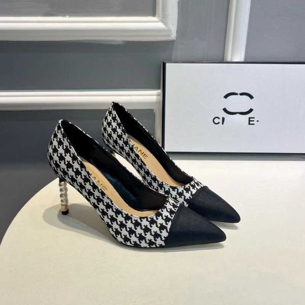 classic thousand-bird grid small style high heels 8cm pearl everything match workplace queen shoes, Black
classic thousand-bird grid small style high heels 8cm pearl everything match workplace queen shoes, Black