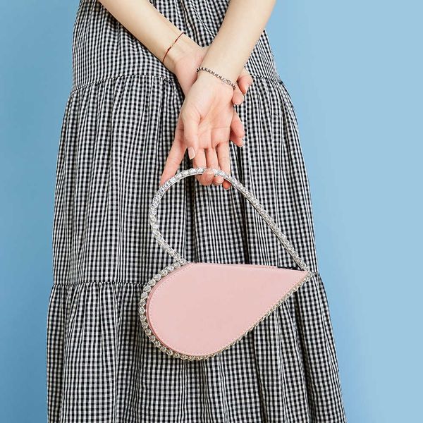 totes diamond red heart evening clutch bag designer chic rhinestone acrylic handle black purse for wedding party sac a main 230509
totes diamond red heart evening clutch bag designer chic rhinestone acrylic handle black purse for wedding party sac a main 230509