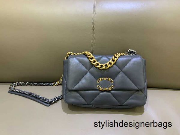 shoulder bags classic gold retro hardware 19 big diamond chain bag european and american fashion ladies shoulder messenger bag apricot blue
shoulder bags classic gold retro hardware 19 big diamond chain bag european and american fashion ladies shoulder messenger bag apricot blue