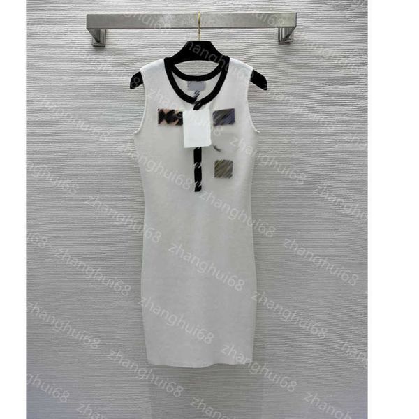 23ss women dresses summer dress womens designer clothing sequin embroidery logo color bump buckle front crewneck sleeveless knitted dress wo, Black;gray
23ss women dresses summer dress womens designer clothing sequin embroidery logo color bump buckle front crewneck sleeveless knitted dress wo, Black;gray