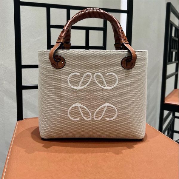 2023 luxury designer beach bags summer lafite woven beach tote bag large capacity underarm wandering bag casual resort style
2023 luxury designer beach bags summer lafite woven beach tote bag large capacity underarm wandering bag casual resort style