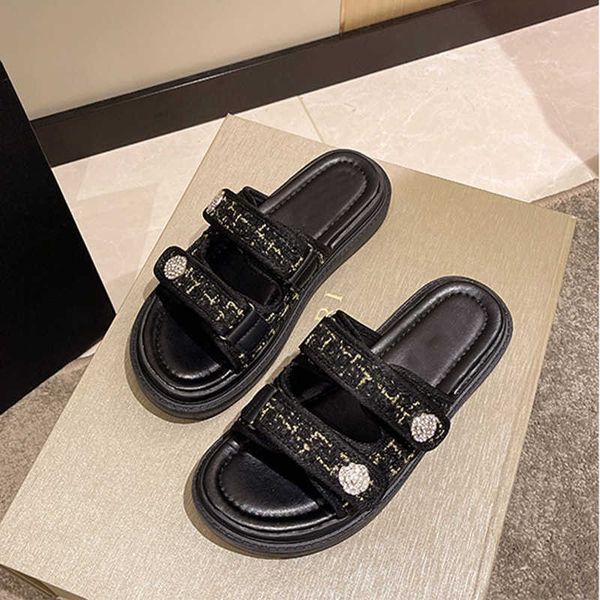 slippers 2023 luxury woman sandals ladies platform slippers designer slides outdoor casual beach hook loop slippers non slip flip flops g230, Black
slippers 2023 luxury woman sandals ladies platform slippers designer slides outdoor casual beach hook loop slippers non slip flip flops g230, Black