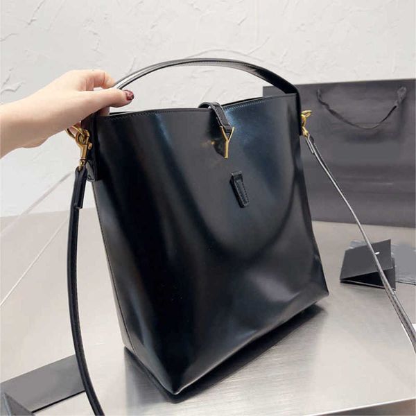 fashion bags womens bucket bags luxurys handbags purse designer totes bags leather shoulder bag vintage shopping wallet drawstring 230224
fashion bags womens bucket bags luxurys handbags purse designer totes bags leather shoulder bag vintage shopping wallet drawstring 230224