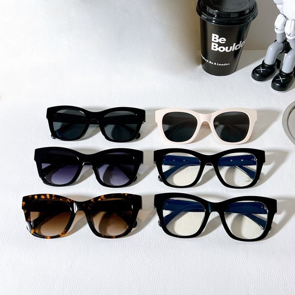 lens sunglasses with letter designer brand 5478 sun glasses women men traveling sunglass, White;black
lens sunglasses with letter designer brand 5478 sun glasses women men traveling sunglass, White;black
