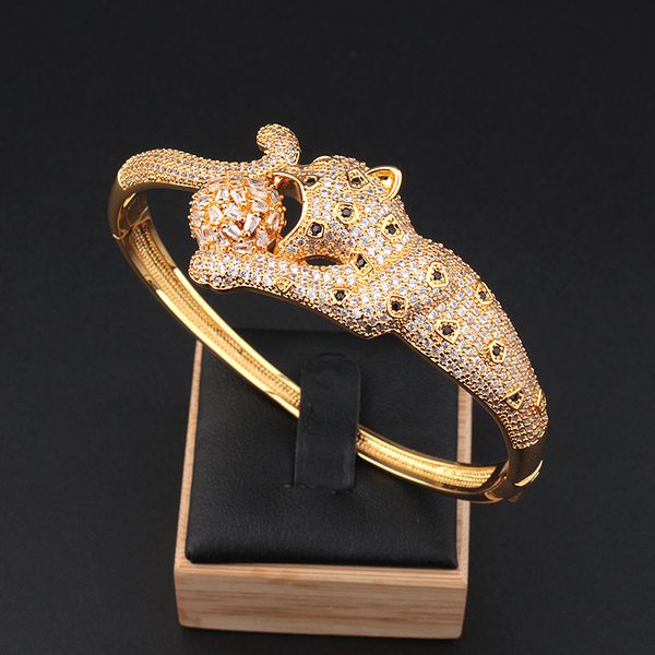 fashion cuff bracelet plated 18k gold jewelry necklace for women girls ladies set luxury jewlery designer birthday wedding party engaged set, Black
fashion cuff bracelet plated 18k gold jewelry necklace for women girls ladies set luxury jewlery designer birthday wedding party engaged set, Black