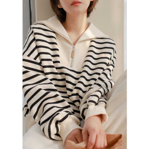 striped contrasting color women's sweater women's autumn 2023 new fashion design sense casual age reducing loose category}, Black 
striped contrasting color women's sweater women's autumn 2023 new fashion design sense casual age reducing loose category}, Black