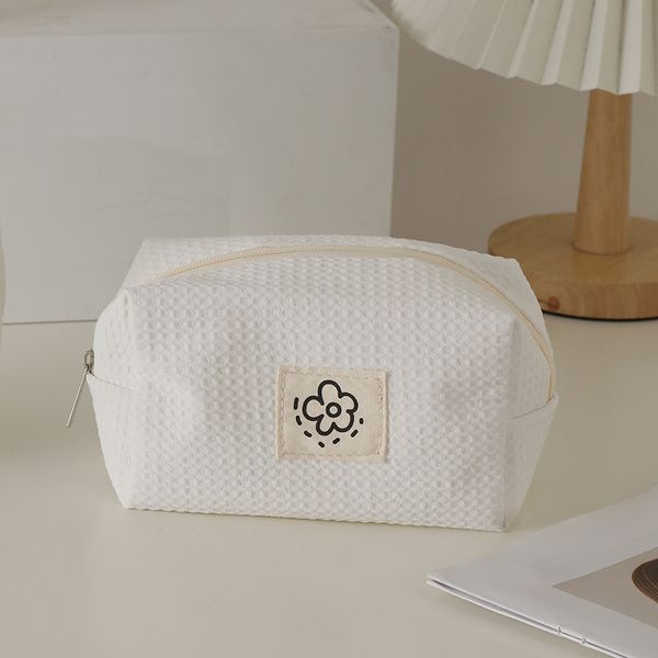 small waffle cosmetic bags 18*10*10cm rectangle designer makeup bag custom bridesmaid toiletry bags with zipper closure dom-c23-51
small waffle cosmetic bags 18*10*10cm rectangle designer makeup bag custom bridesmaid toiletry bags with zipper closure dom-c23-51