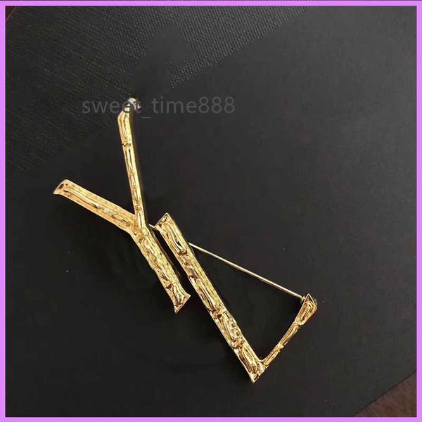 2021 bamboo brooch gold women brooch luxury designer jewelry with letters casual mens for gifts business ladies party d2110076f, Gray
2021 bamboo brooch gold women brooch luxury designer jewelry with letters casual mens for gifts business ladies party d2110076f, Gray