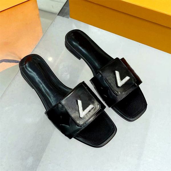 luxury designer women's slippers women's summer leather fashion flat heel buckled sandals casual comfort l soft tow box, Black
luxury designer women's slippers women's summer leather fashion flat heel buckled sandals casual comfort l soft tow box, Black