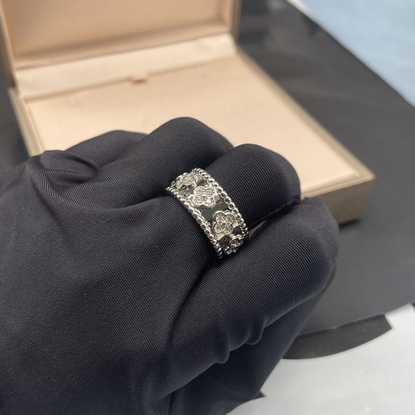 2023 luxury designer fashion ring lucky four leaf grass women's casual diamond ring valentine's day gift, Silver
2023 luxury designer fashion ring lucky four leaf grass women's casual diamond ring valentine's day gift, Silver