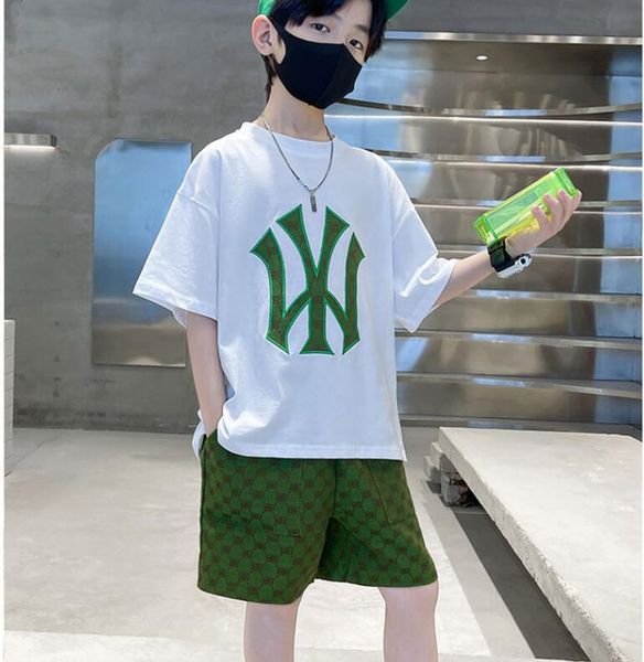 23ss summer middle big boys clothing luxurys sets t-shirt +shorts kids sportswear streetwear large size clothes children two piece set trend, White
23ss summer middle big boys clothing luxurys sets t-shirt +shorts kids sportswear streetwear large size clothes children two piece set trend, White