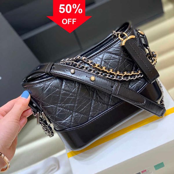 designer chain bag genuine leather crossbody bag 20cm 10a mirror quality wandering bag with box c031
designer chain bag genuine leather crossbody bag 20cm 10a mirror quality wandering bag with box c031