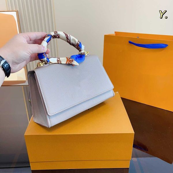 2023 new hourglass bag trend shoulder spring versatile cross-body women's fashion large-capacity portable
2023 new hourglass bag trend shoulder spring versatile cross-body women's fashion large-capacity portable
