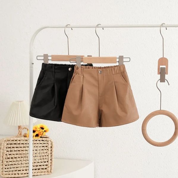 shorts kids girls pu leather shorts khaki black loose casual leather short pants aurumn winter clothes children teenage shorts 230512
shorts kids girls pu leather shorts khaki black loose casual leather short pants aurumn winter clothes children teenage shorts 230512