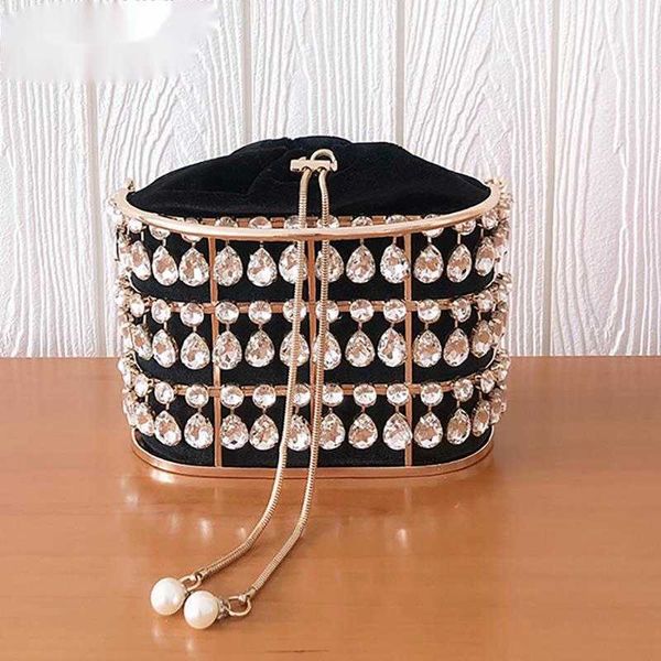 evening bags elegant personality diamonds drawstring female handbags 2023 new fashion trendy casual party mobile bag 230427
evening bags elegant personality diamonds drawstring female handbags 2023 new fashion trendy casual party mobile bag 230427