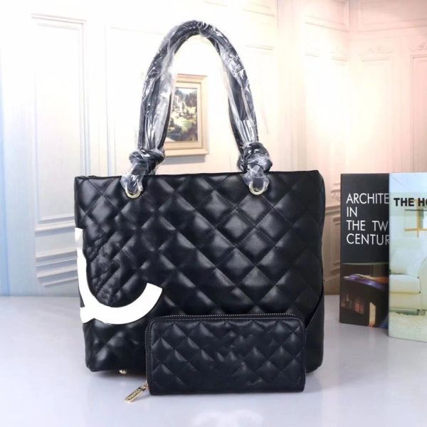 designer bag 2pcs/set case mother leather crossbody shoulderbag classic women bossed figure handbag wallet soft and delicate essential trave
designer bag 2pcs/set case mother leather crossbody shoulderbag classic women bossed figure handbag wallet soft and delicate essential trave