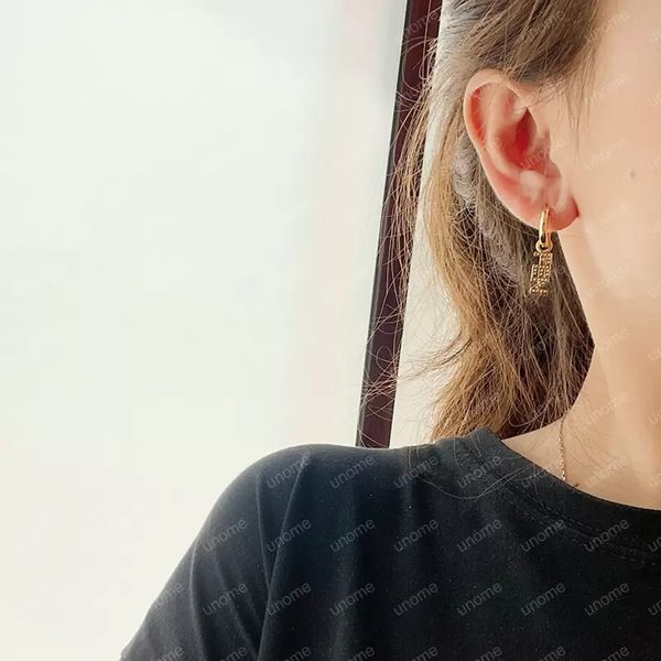 2023 classic designer earrings women's luxury earrings, pendant surprise party gift, Golden
2023 classic designer earrings women's luxury earrings, pendant surprise party gift, Golden
