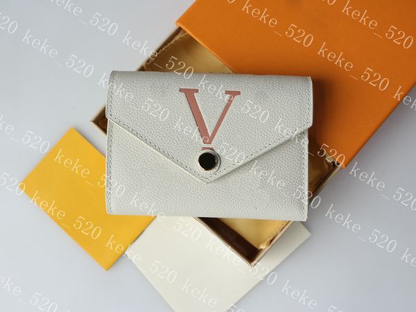 2023 designer ladies short zipper card holder wallet classic soft grain leather coin purse embossed pattern women wallets m82062, Red;black
2023 designer ladies short zipper card holder wallet classic soft grain leather coin purse embossed pattern women wallets m82062, Red;black