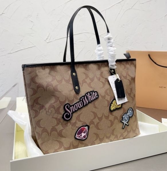 totes designers tote bag cbag classic designer bag leather luxurys handbag high capacity shopping bags all match womens street mummy handbag
totes designers tote bag cbag classic designer bag leather luxurys handbag high capacity shopping bags all match womens street mummy handbag