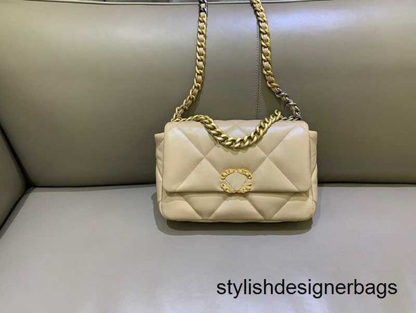 shoulder bags classic gold retro hardware 19 big diamond chain bag european and american fashion ladies shoulder messenger bag apricot
shoulder bags classic gold retro hardware 19 big diamond chain bag european and american fashion ladies shoulder messenger bag apricot
