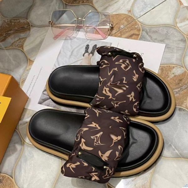 2023 new designers pool pillow mules women sandals sunset flat comfort mules padded front strap slippers fashionable easy-to-wear style slid, Black
2023 new designers pool pillow mules women sandals sunset flat comfort mules padded front strap slippers fashionable easy-to-wear style slid, Black