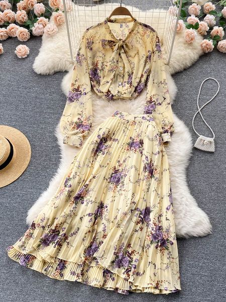 two piece dress women summer bohemian floral print skirt set long sleeve short high waist pleated midi skirt female two piece suits 230512, White
two piece dress women summer bohemian floral print skirt set long sleeve short high waist pleated midi skirt female two piece suits 230512, White