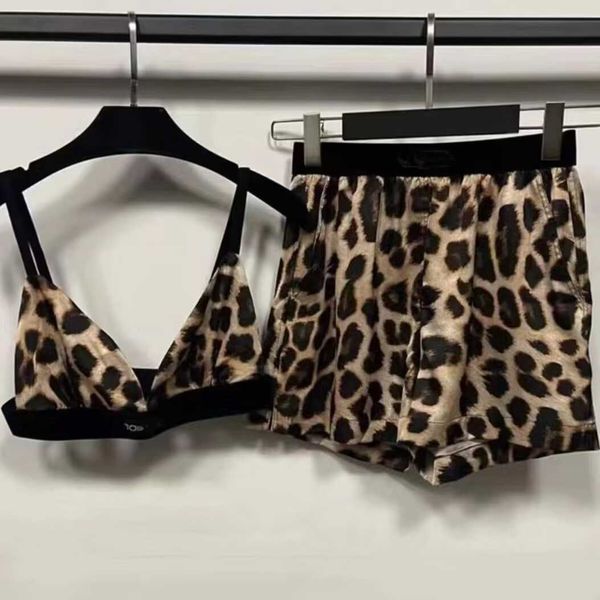women designer yoga clothes tf leopard print elastic velvet comfortable slim high grade yoga suit fitness badminton skirt running dancing vo
women designer yoga clothes tf leopard print elastic velvet comfortable slim high grade yoga suit fitness badminton skirt running dancing vo
