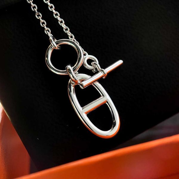 whole h ermes designer necklace hollow out pig nose fashion scenery surface geometric design pendant s925 sterling silver collar chain women, Black
whole h ermes designer necklace hollow out pig nose fashion scenery surface geometric design pendant s925 sterling silver collar chain women, Black