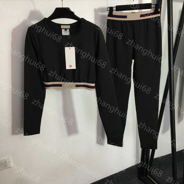 23ss womens designer clothing women tracksuit yoga suit letter webbing waist closed long sleeve short style stretch thin leggings set womens, Gray
23ss womens designer clothing women tracksuit yoga suit letter webbing waist closed long sleeve short style stretch thin leggings set womens, Gray