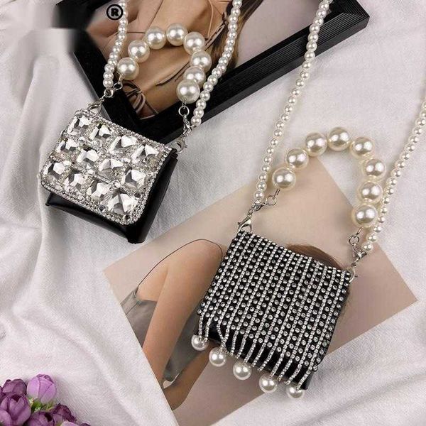 evening bags high sense luxury design rhinestone crossbody bag womens 2023 new fashion portable diamond pearl chains wallet 230427
evening bags high sense luxury design rhinestone crossbody bag womens 2023 new fashion portable diamond pearl chains wallet 230427