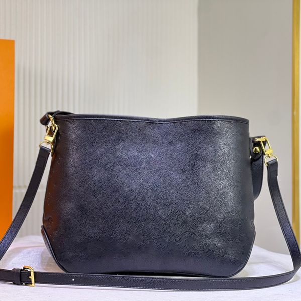 love vivi luxurys designers women bag shoulder messenger bags classic style fashion lady totes handbags purse black print texture
love vivi luxurys designers women bag shoulder messenger bags classic style fashion lady totes handbags purse black print texture