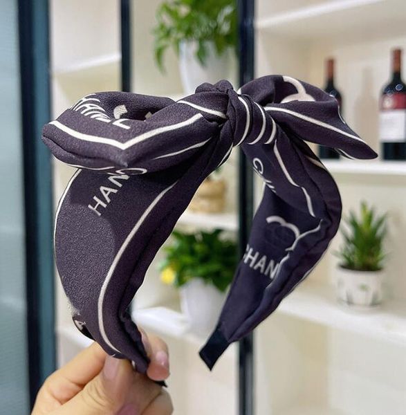 fashion letter headband cloth wide edge brand designer cross knotted hairhoop headbands or women outdoor headwear hair clip accessories, Golden;silver
fashion letter headband cloth wide edge brand designer cross knotted hairhoop headbands or women outdoor headwear hair clip accessories, Golden;silver