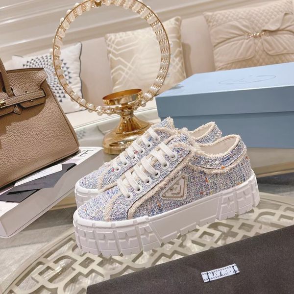 classics women espadrilles heighten sneakers designer shoes canvas and real lambskin loafers two tone cap toe fashion casual shoe by home 00, Red;white
classics women espadrilles heighten sneakers designer shoes canvas and real lambskin loafers two tone cap toe fashion casual shoe by home 00, Red;white