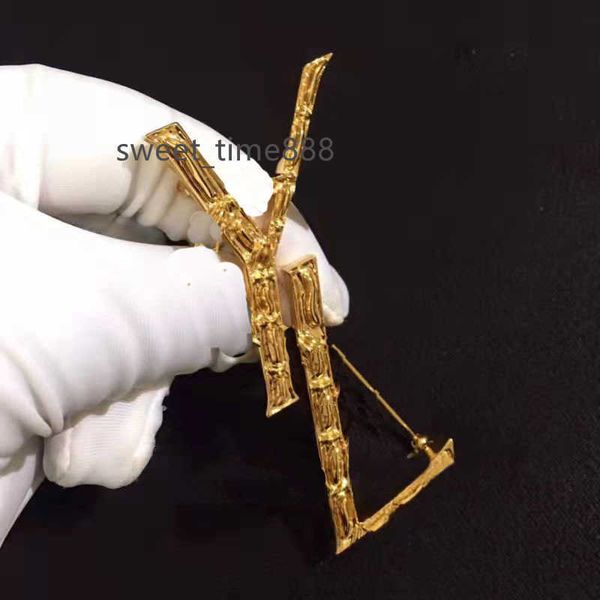 luxury designer men women pins brooches gold silver letter brooch pin for suit dress party nice gift specifications, Gray
luxury designer men women pins brooches gold silver letter brooch pin for suit dress party nice gift specifications, Gray