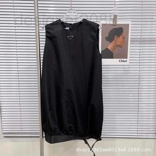casual dresses designer new triangle logo punctuation simple fashionable sleeveless dress hem lock design prlf, Black;gray
casual dresses designer new triangle logo punctuation simple fashionable sleeveless dress hem lock design prlf, Black;gray
