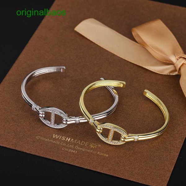 original hemrres designer bracelet new same style hand set plated 18k gold full diamond pig nose bracelet female, Black
original hemrres designer bracelet new same style hand set plated 18k gold full diamond pig nose bracelet female, Black
