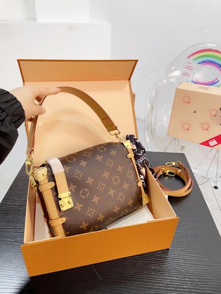 designer new leather women's shoulder bag 2023 luxury presbyopia retro soft box bag shoulder portable underarm bag
designer new leather women's shoulder bag 2023 luxury presbyopia retro soft box bag shoulder portable underarm bag