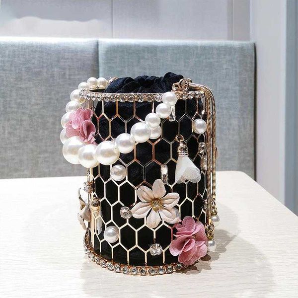 shoulder bags flowers rhinestones metal evening bag women luxury designer diamonds alloy cage pearls dinner clutch purse ladies chic handbag
shoulder bags flowers rhinestones metal evening bag women luxury designer diamonds alloy cage pearls dinner clutch purse ladies chic handbag