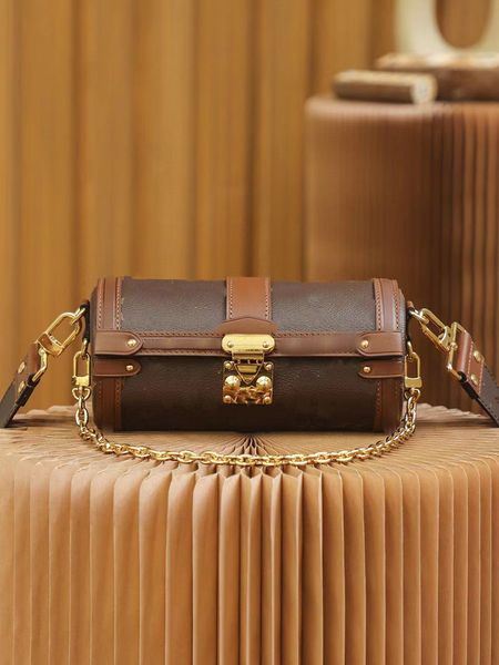 2023 tier mirror quality half moon bag small real leather quilted purse luxury designer over the moon women handbag black shoulder gold chai
2023 tier mirror quality half moon bag small real leather quilted purse luxury designer over the moon women handbag black shoulder gold chai