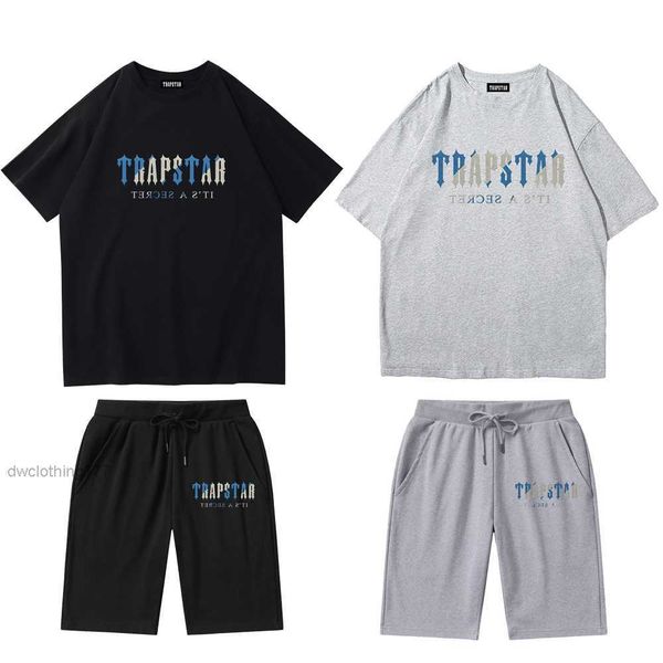 trapstar suit t shirt mens tshirt short sleeve print outfit chenille tracksuit mens shorts black cotton london streetwear s-2xl brand author, Gray
trapstar suit t shirt mens tshirt short sleeve print outfit chenille tracksuit mens shorts black cotton london streetwear s-2xl brand author, Gray