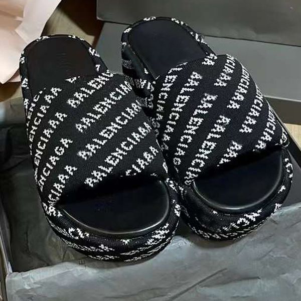 2023 designer slippers women's fashion embroidered canvas designer slippers girls canvas covered platform sandals with dust bag large9, Black
2023 designer slippers women's fashion embroidered canvas designer slippers girls canvas covered platform sandals with dust bag large9, Black