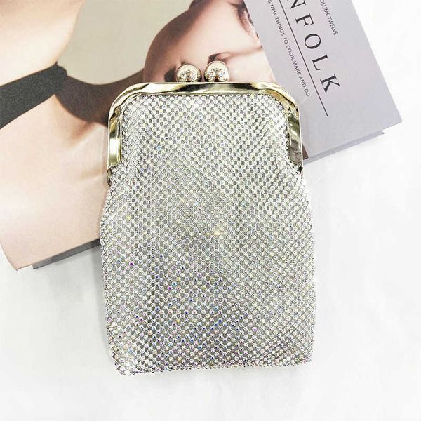 luxury designer handbags 2023 clutch purse with rhinestones for women lady fashion shiny chain mini clip mobile phone bag 230512
luxury designer handbags 2023 clutch purse with rhinestones for women lady fashion shiny chain mini clip mobile phone bag 230512